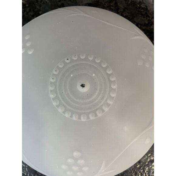 Vtg Frosted Floral Grapes Glass Round Lamp Shade Globe Replacement 5 3/4” Fitter - Picture 4 of 6